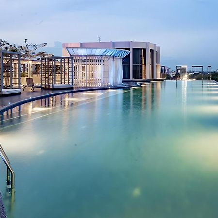 2Br Premium Suites Troika Kota Bharu By Aghome Bagian luar foto